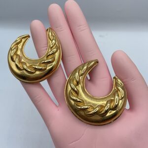 Vintage Cara Mia Gold Tone Croissant Shape Metal Post Back Stud Earring Bold